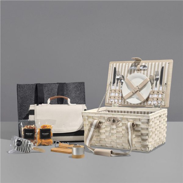 Yatta Golden Glances Hamper - Image 3