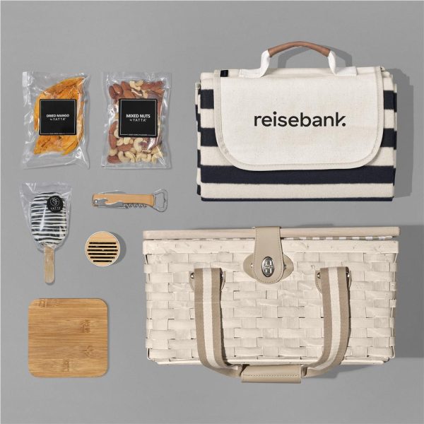 Yatta Golden Glances Hamper - Image 4
