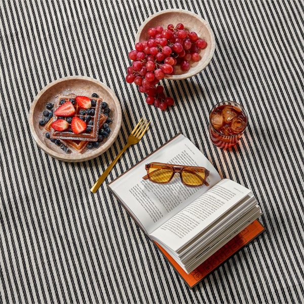 Serendipio Palmgrove Picnic Blanket - Image 7