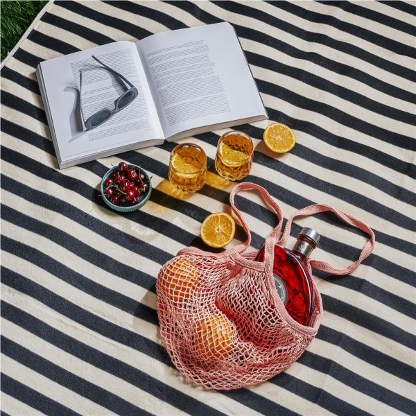 Serendipio Brookhill Picnic Blanket - Image 8